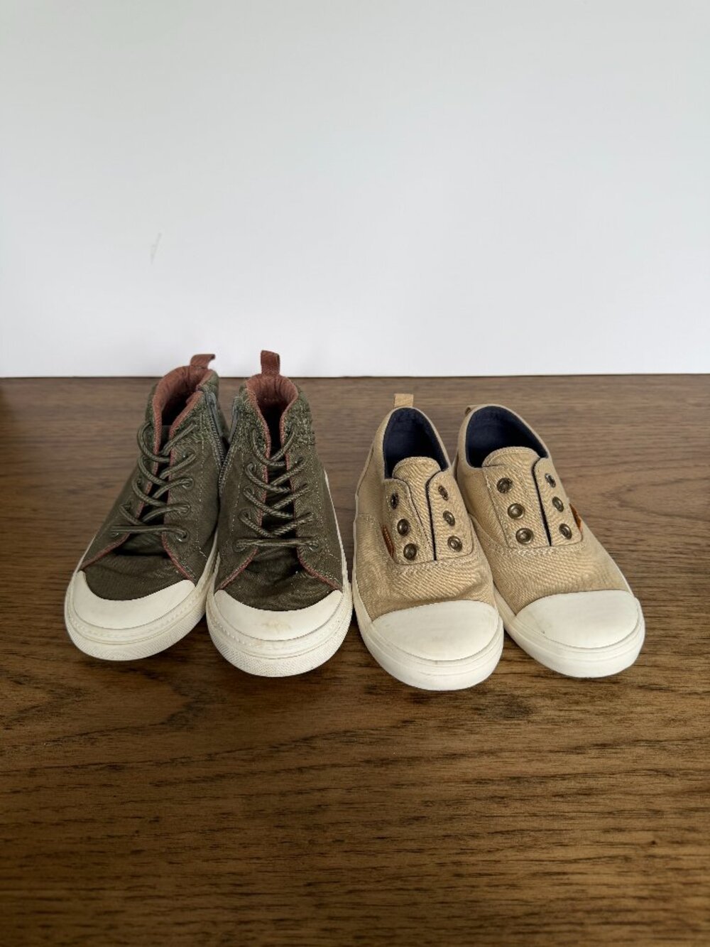 2 Pack Old Navy Kids Dual-Style Sneakers in Olive Green & Beige